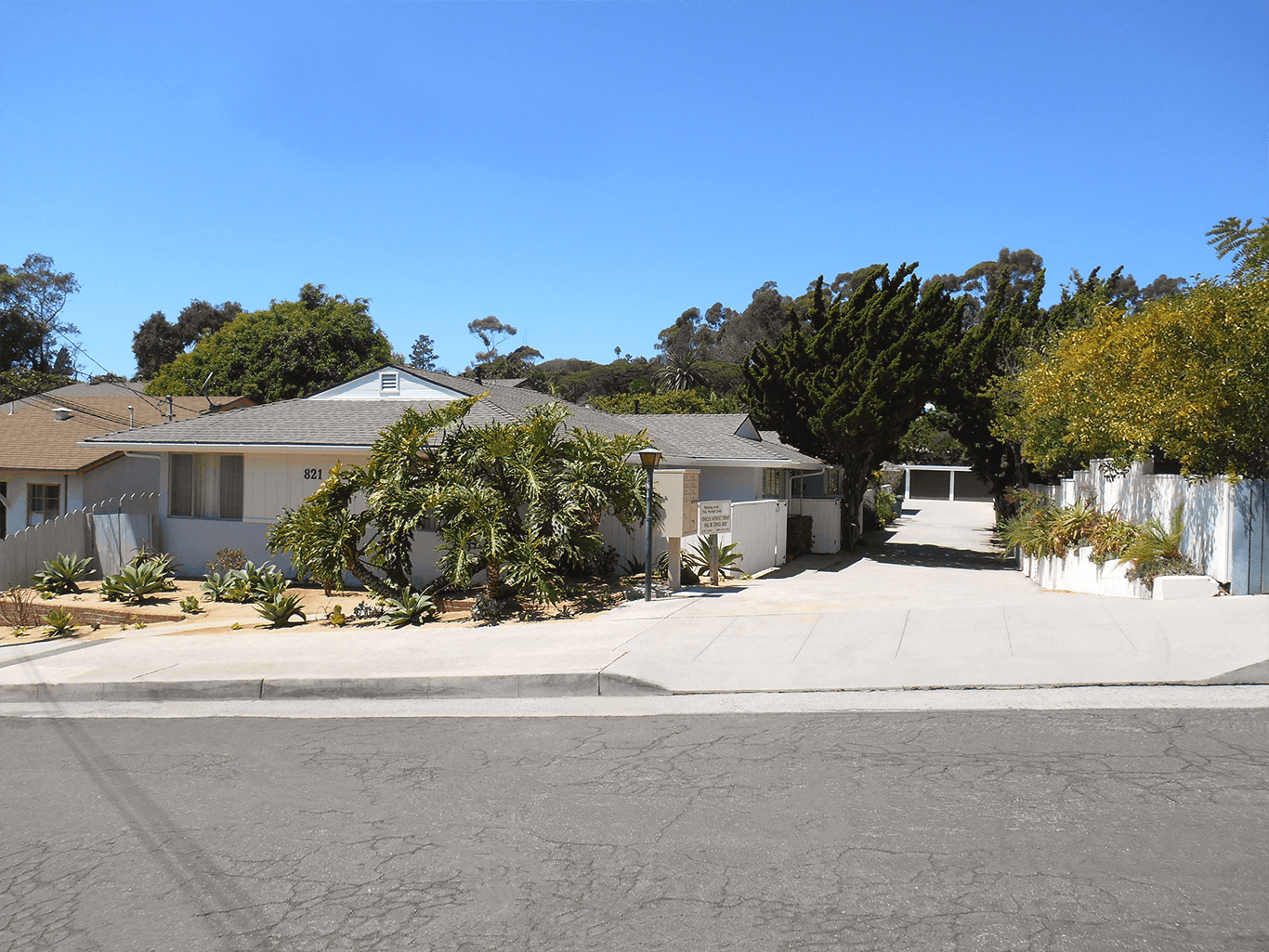 821 E Figueroa Exterior